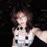 Nomi_